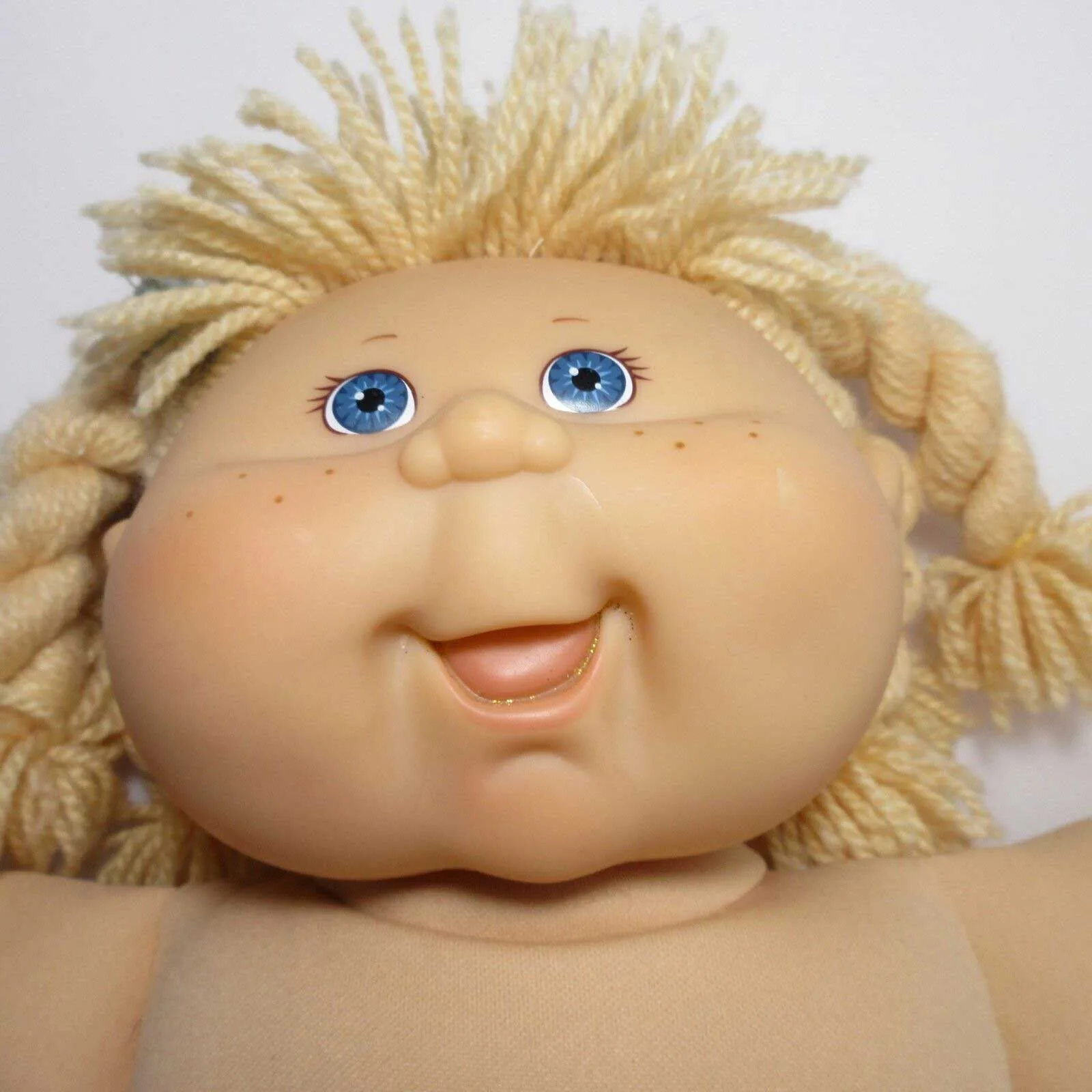 2004 Cabbage Patch Doll Play Along Freckled Open Mouth Blue Eyes Xavier Roberts - Image 3