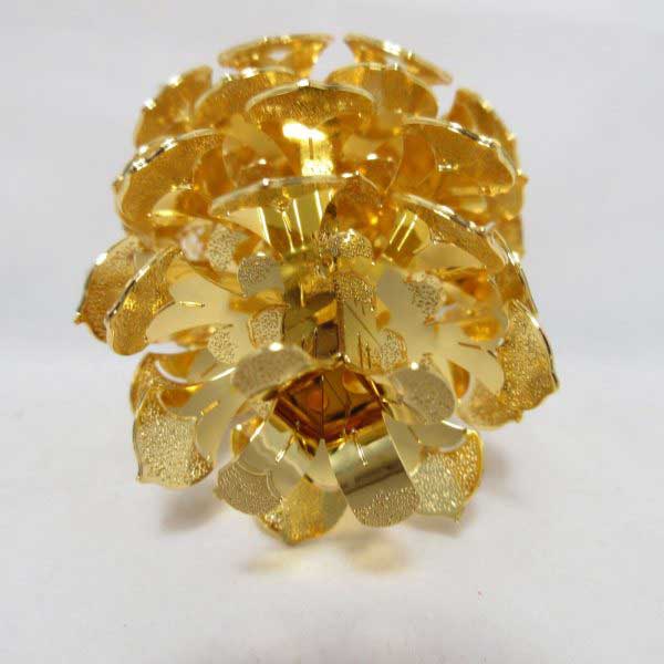 2005 A Perfect Pine Cone Danbury Mint Christmas Ornament Gold Plated